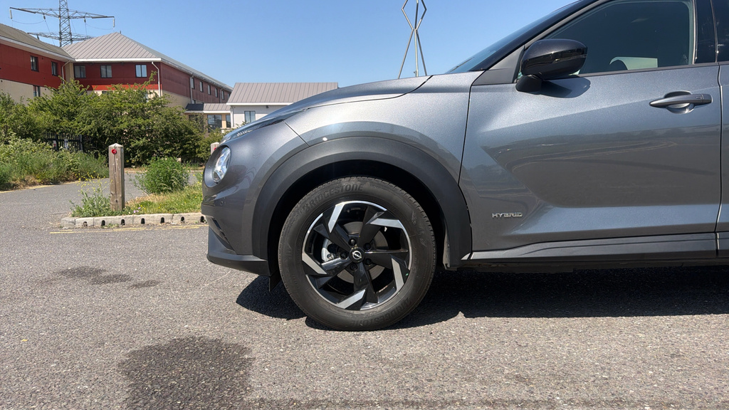 Nissan Juke Juke 1.6 Hybrid N-connecta LF23HXH Grey #4