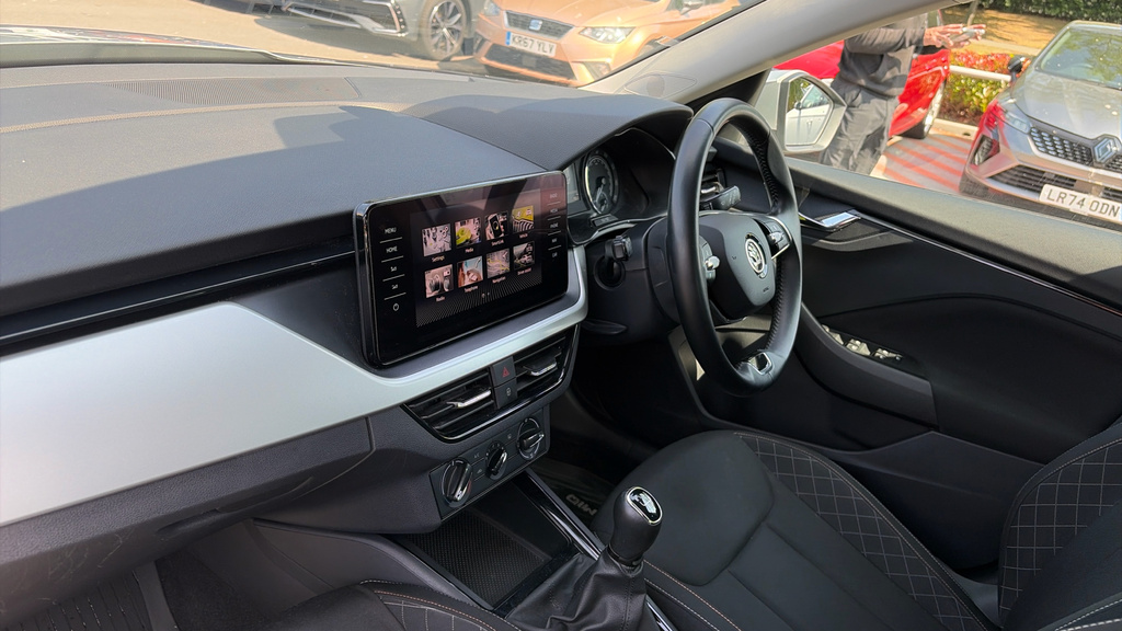 Skoda Kamiq Kamiq 1.0 Tsi 95 Se Drive EU22AVX Silver #2