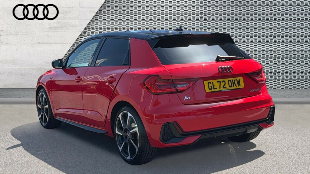 Audi A1 A1 35 Tfsi Black Edition S Tronic GL72OKW Black #3