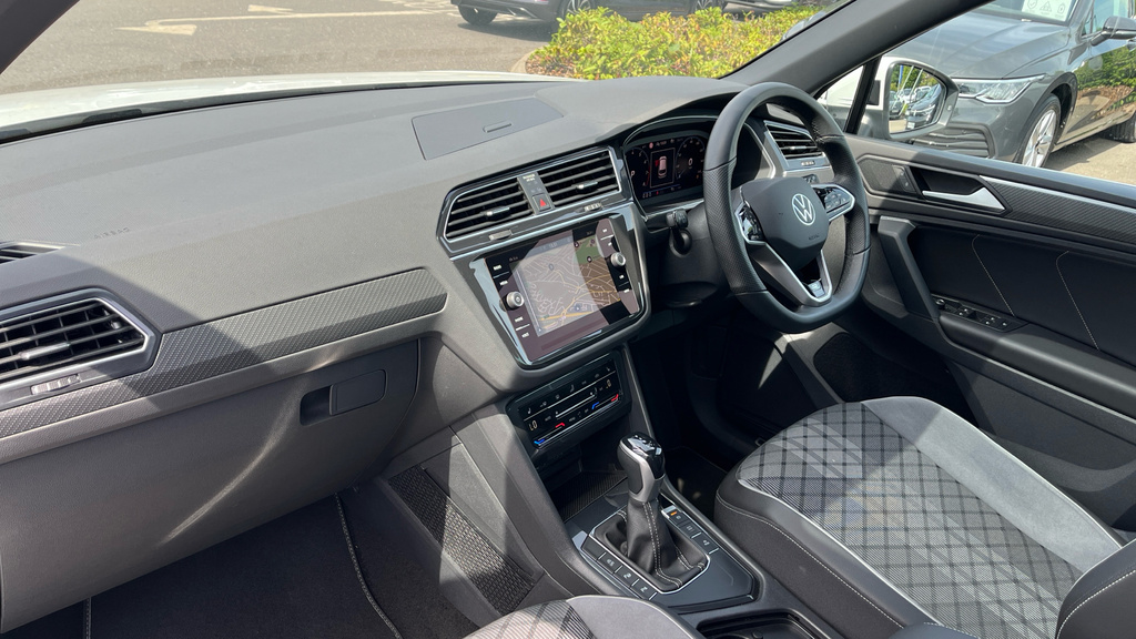 Volkswagen Tiguan Tiguan 1.5 Tsi 150 R-line Dsg LB23ZTJ White #2