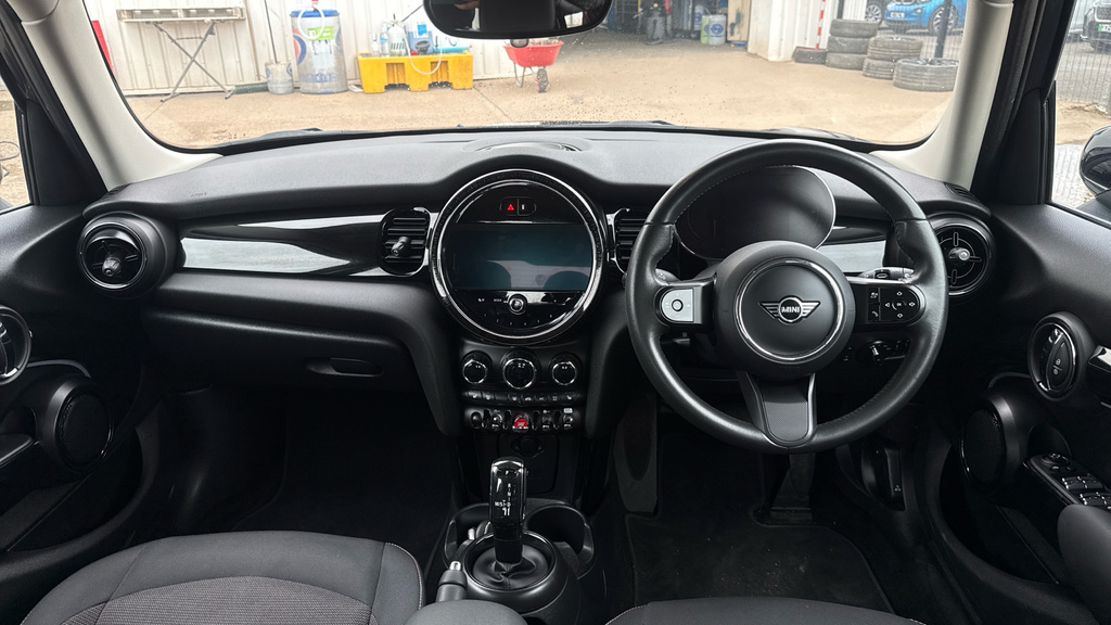 Mini Hatch Cooper 1.5 C Classic SK23YFG Black #4