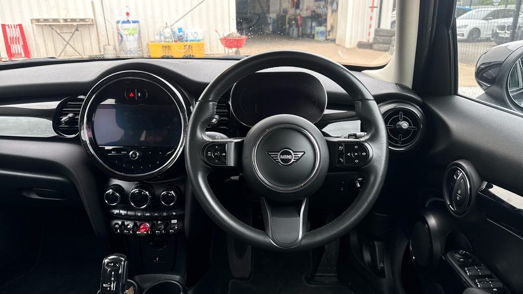 Mini Hatch Cooper 1.5 C Classic SK23YFG Black #5