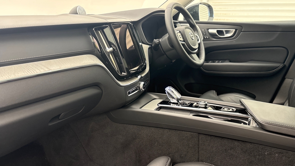 Volvo XC60 Xc60 2.0 B5p Ultra Dark Awd Geartronic RV25TEU Grey #6