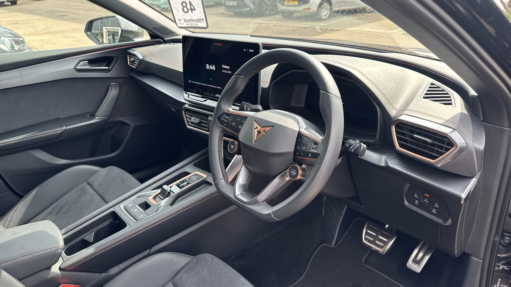 Cupra Leon Leon 1.5 Etsi 150 V2 Dsg KY25HWZ Black #6