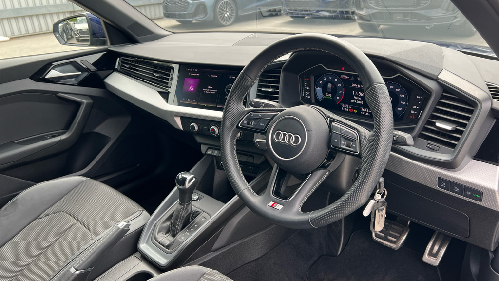Audi A1 A1 30 Tfsi 110 S Line S Tronic GL24DWJ Blue #6