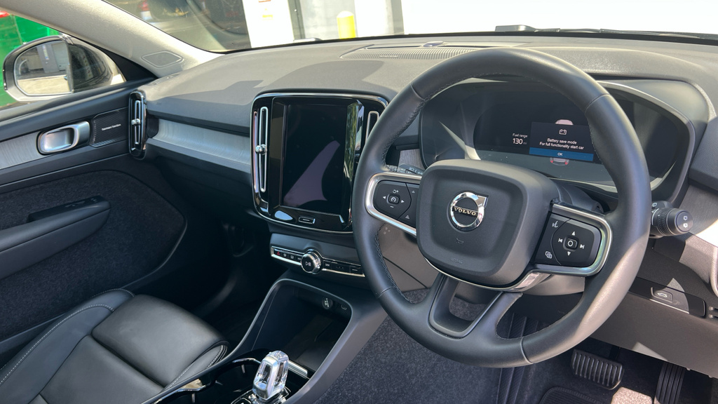 Volvo XC40 Xc40 2.0 B3p Ultra Dark FM74RSO Black #4