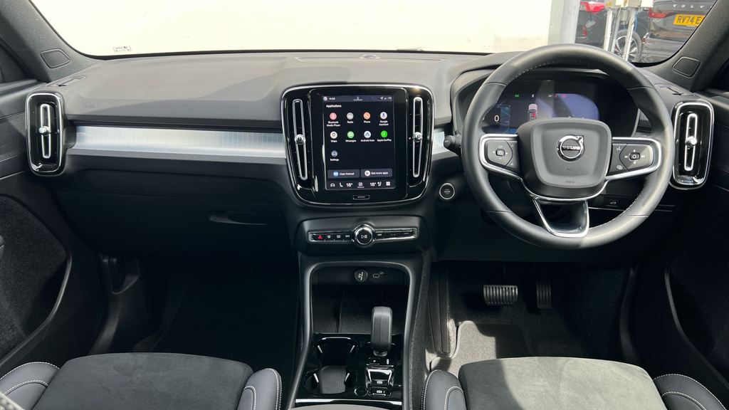 Volvo XC40 Xc40 2.0 B3p Plus Black Edition FG75XOR Black #5