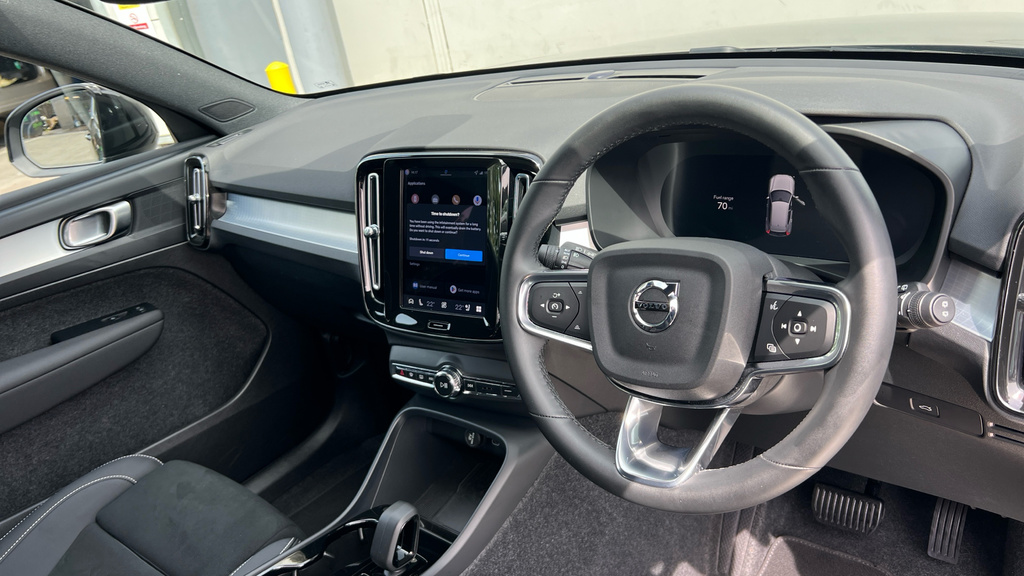 Volvo XC40 Xc40 2.0 B3p Plus Black Edition FG75XOR Black #4