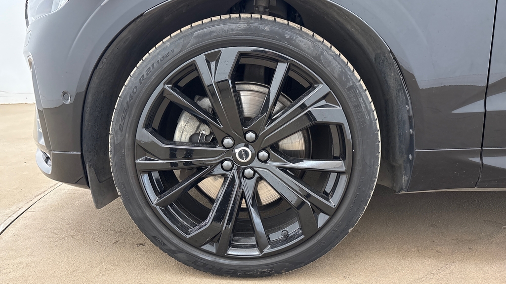 Volvo XC60 Xc60 2.0 B5p Ultra Black Edition Awd Geartroni RV25UBL Black #4