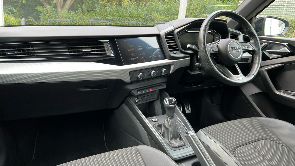 Audi A1 A1 30 Tfsi 110 S Line S Tronic WR22FZN Black #2