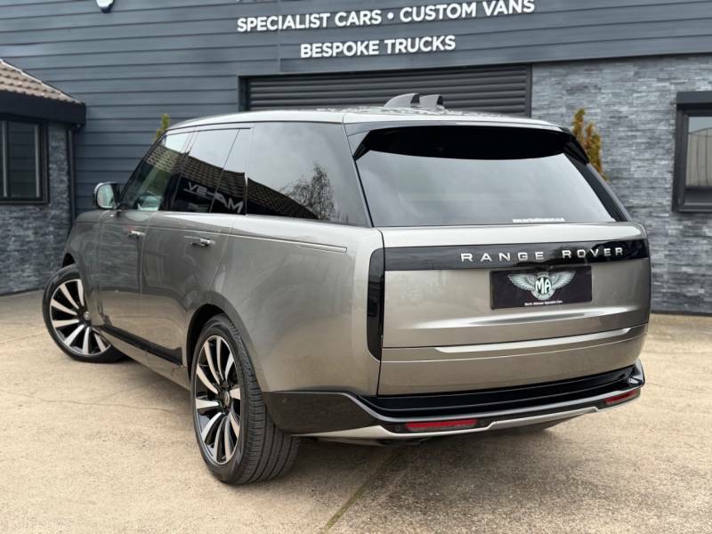 Land Rover Range Rover 3.0 D300 Se - 2022 72 Silver #3
