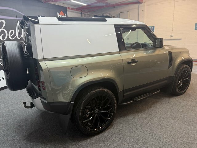 Land Rover Defender 3.0 D250 Mhev Hard Green