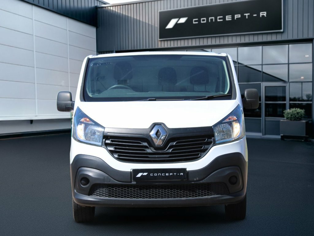 Renault Trafic 1.6L Business HX66WVG White #4