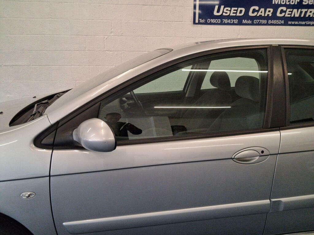 Citroen C5 2.0I 16V Exclusive Grey #9