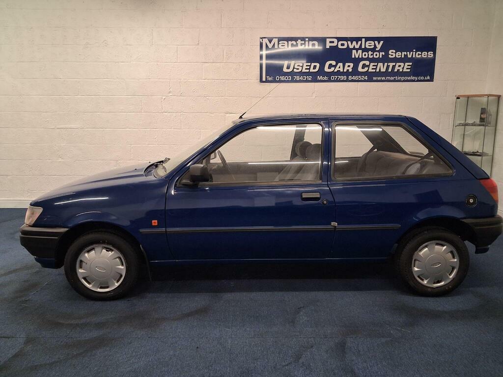 Ford Fiesta Hatchback Black #10