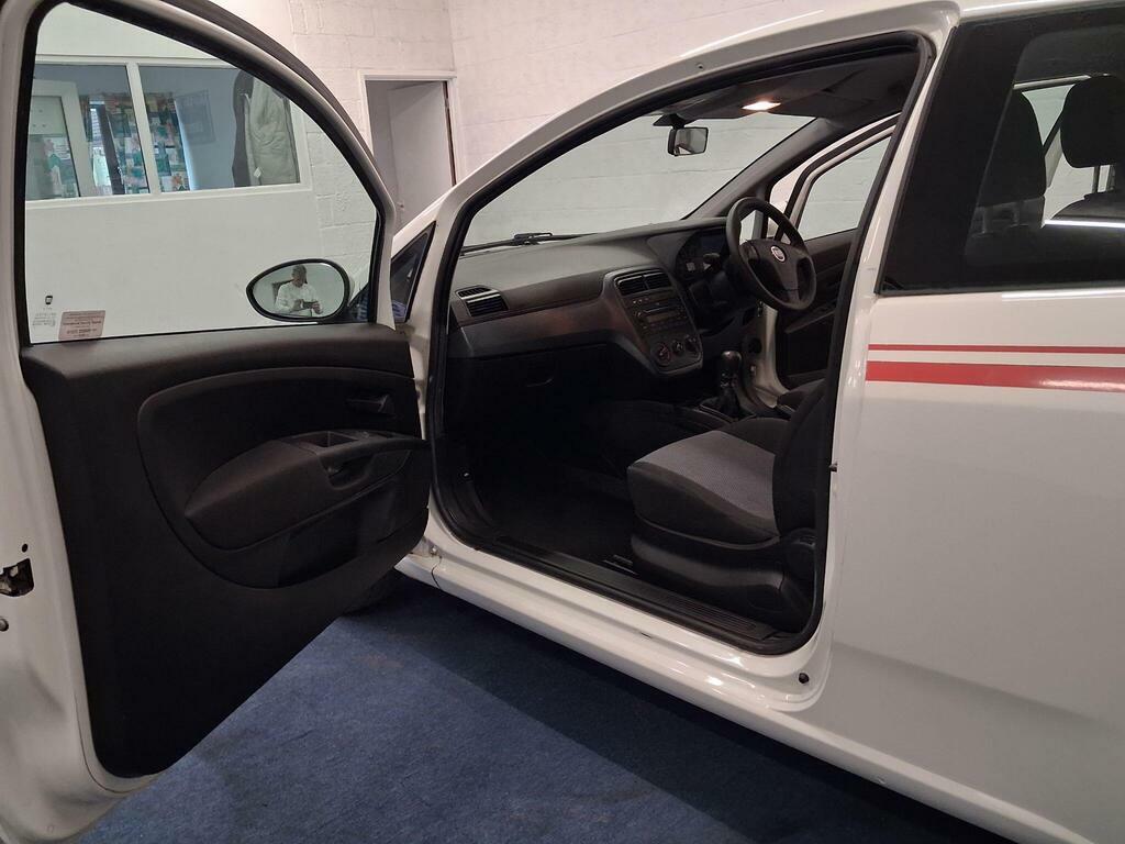 Fiat Grande Punto 1.4 Active Hatchback Blue #18
