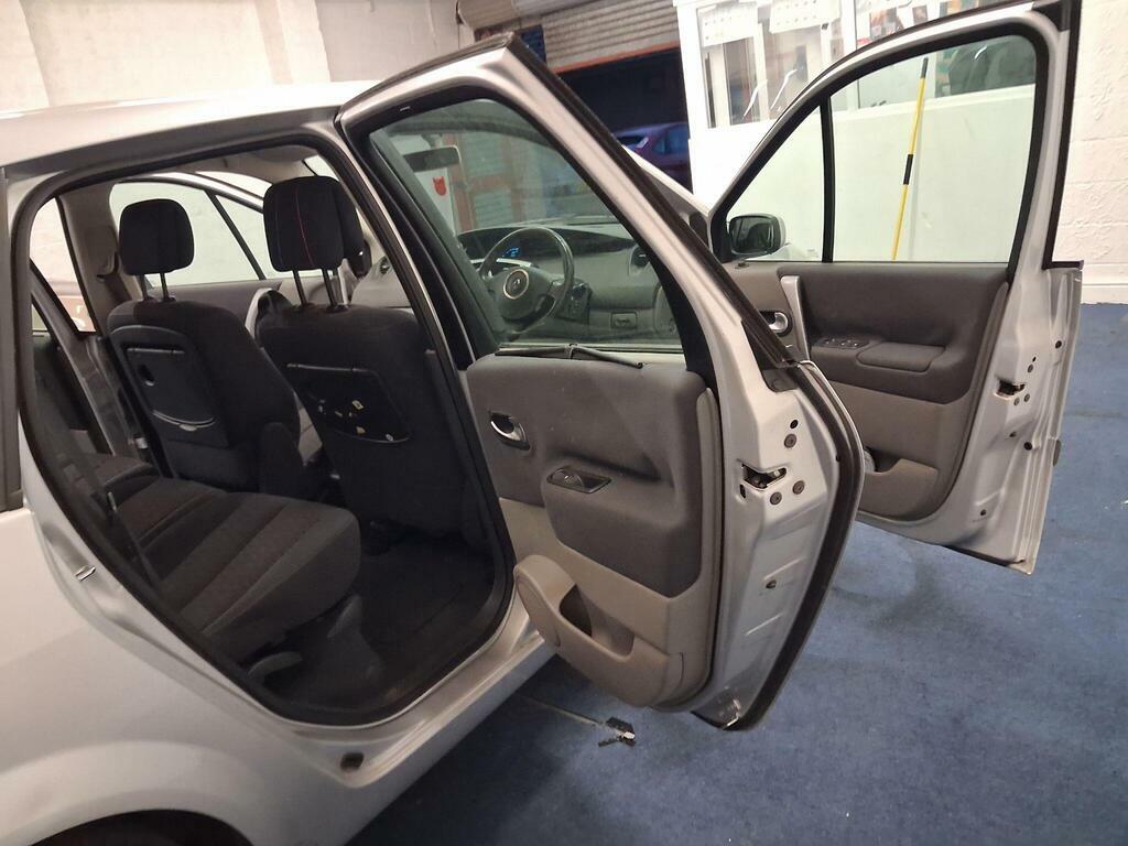 Renault Grand Scenic Hatchback Blue #13