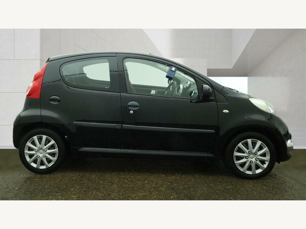 Peugeot 107 Urban 3-Door Yellow #5