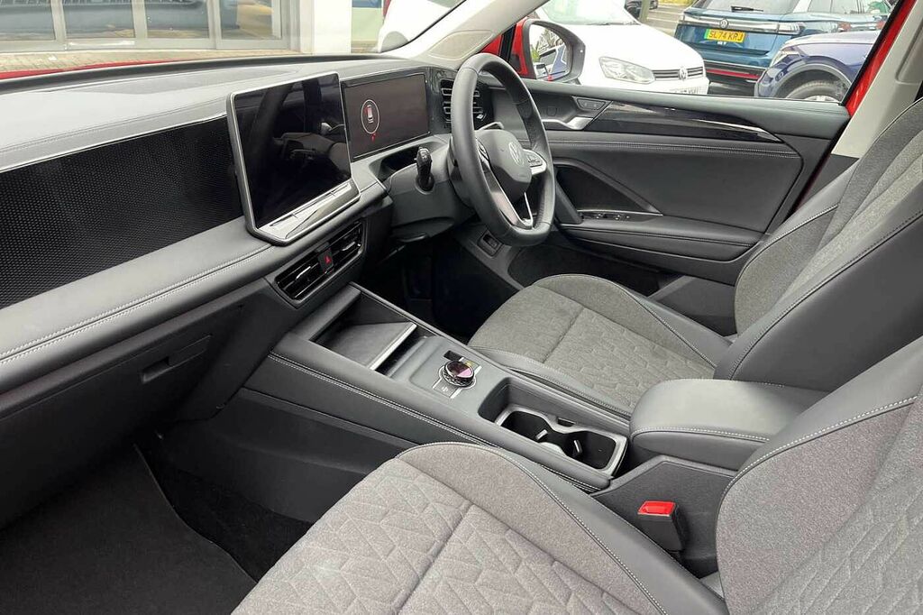 Volkswagen Tiguan 1.5 Etsi 150Ps Match Dsg RF74DNX Red #2