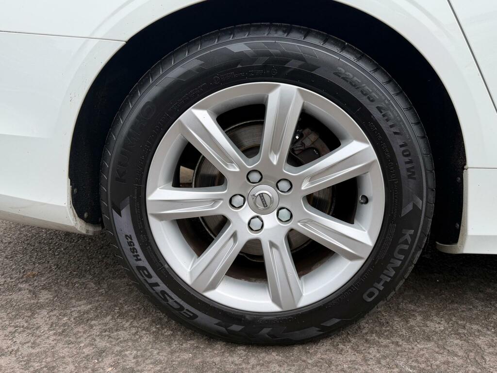 Volvo V90 2.0 D4 Momentum Euro 6 Ss White #3