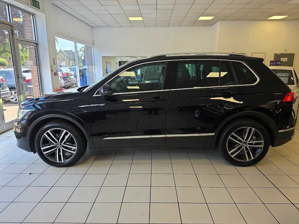 Volkswagen Tiguan 1.5 Tsi 150 Elegance Dsg MW22YBV Black #4