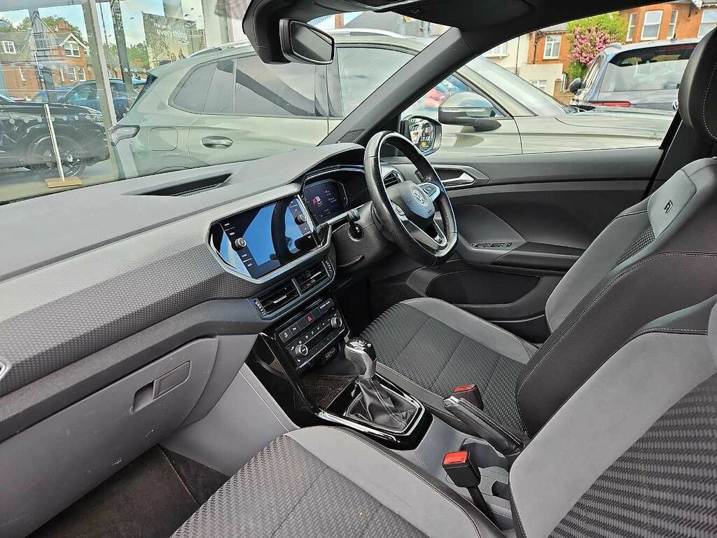 Volkswagen T-Cross 1.0 Tsi 115 R-line Dsg OV20OWX Black #2