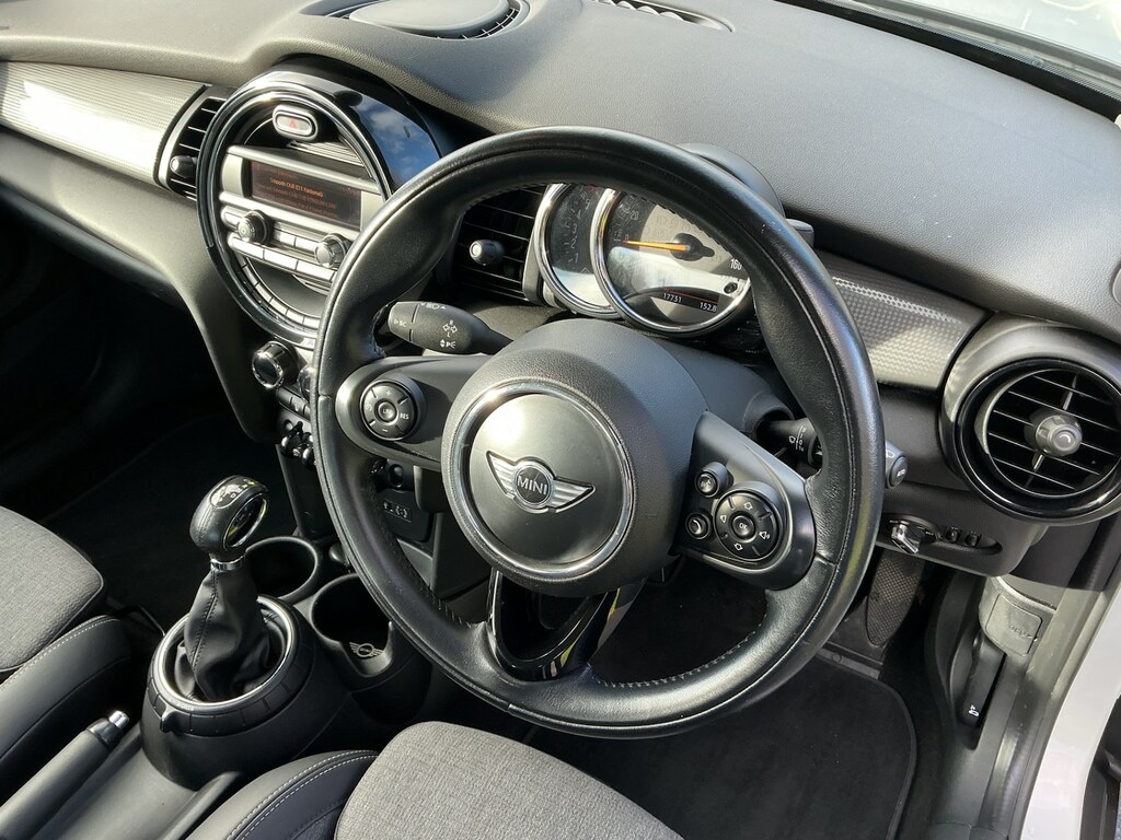 Mini Hatch 1.5 Cooper D Silver #3