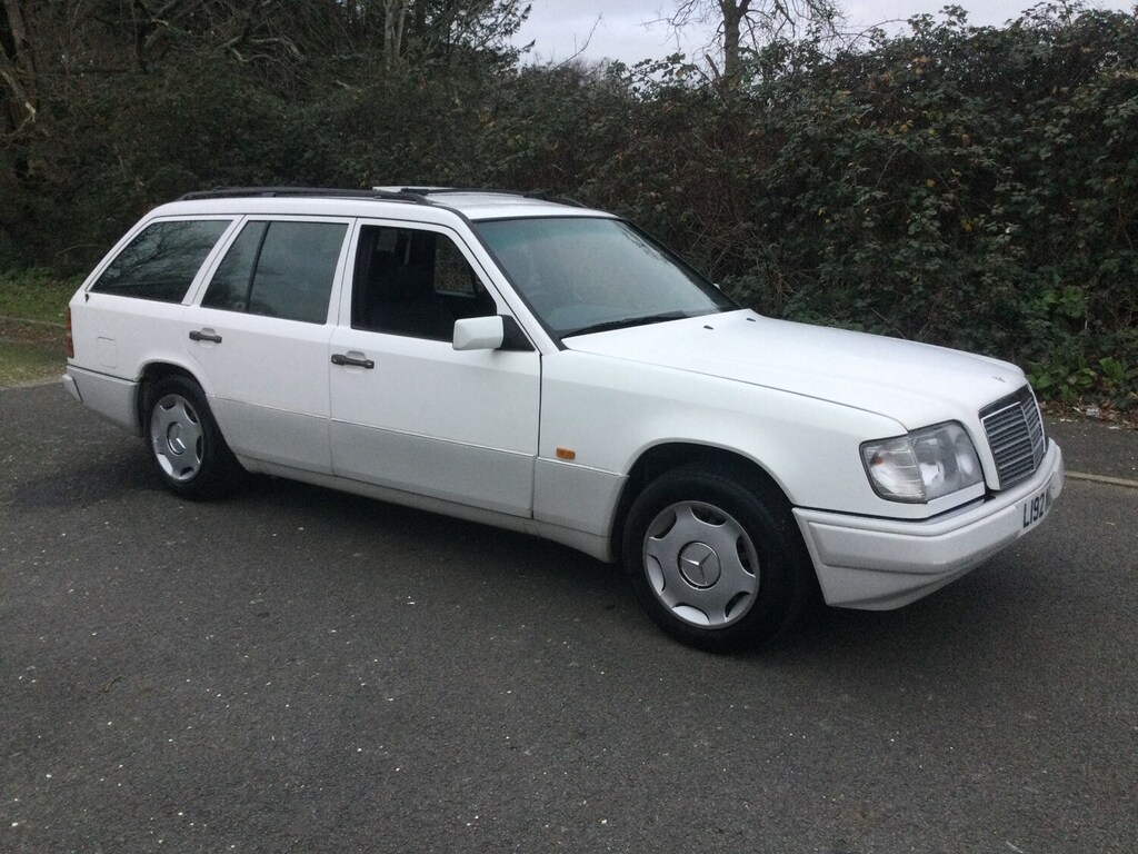 Mercedes-Benz E Class 200 Te 16V White
