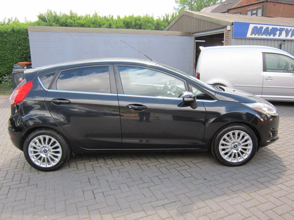 Ford Fiesta 1.0 Ecoboost Titanium FX14ZFA Black #4