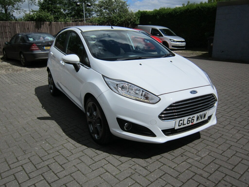 Ford Fiesta 1.0 Ecoboost Titanium White