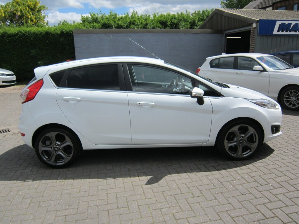Ford Fiesta 1.0 Ecoboost Titanium GL66WNW White #4