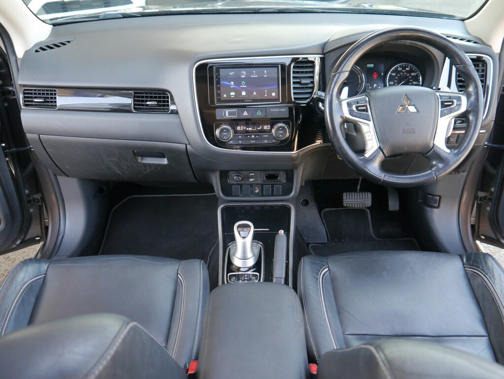 Mitsubishi Outlander Phev Gx 4H Brown #2