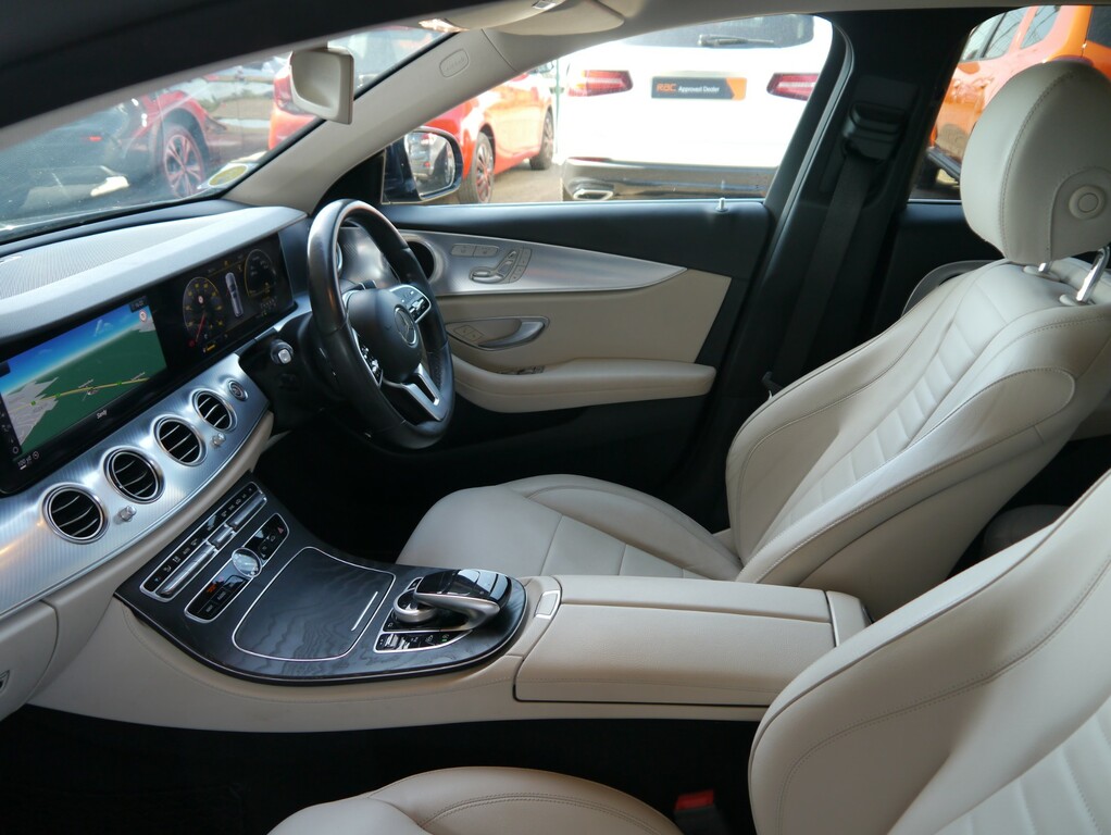 Mercedes-Benz 220 Diesel  #37