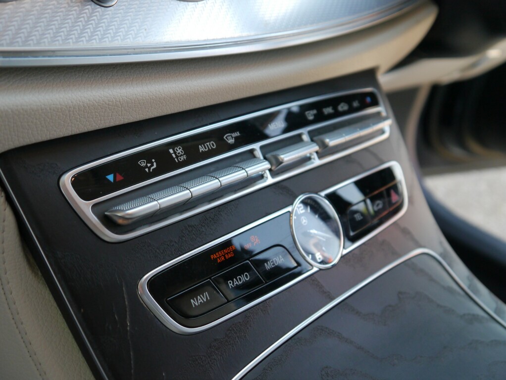 Mercedes-Benz 220 Diesel  #30