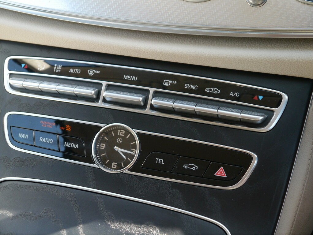 Mercedes-Benz 220 Diesel  #17