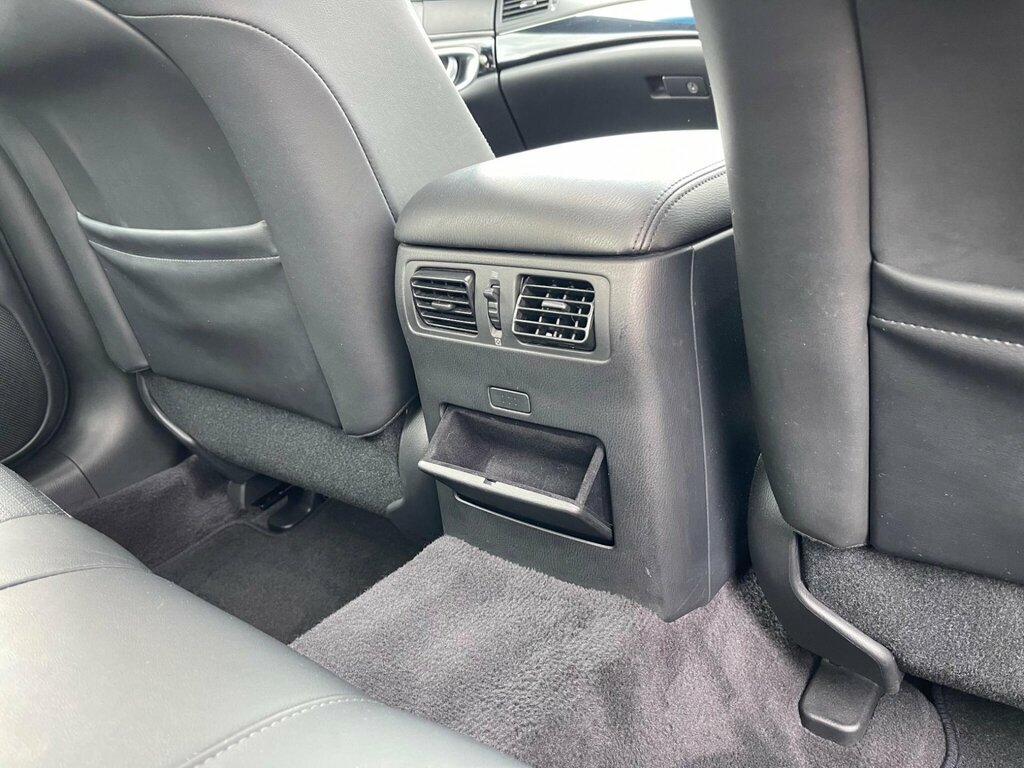 Infiniti Q70 Saloon Grey #26