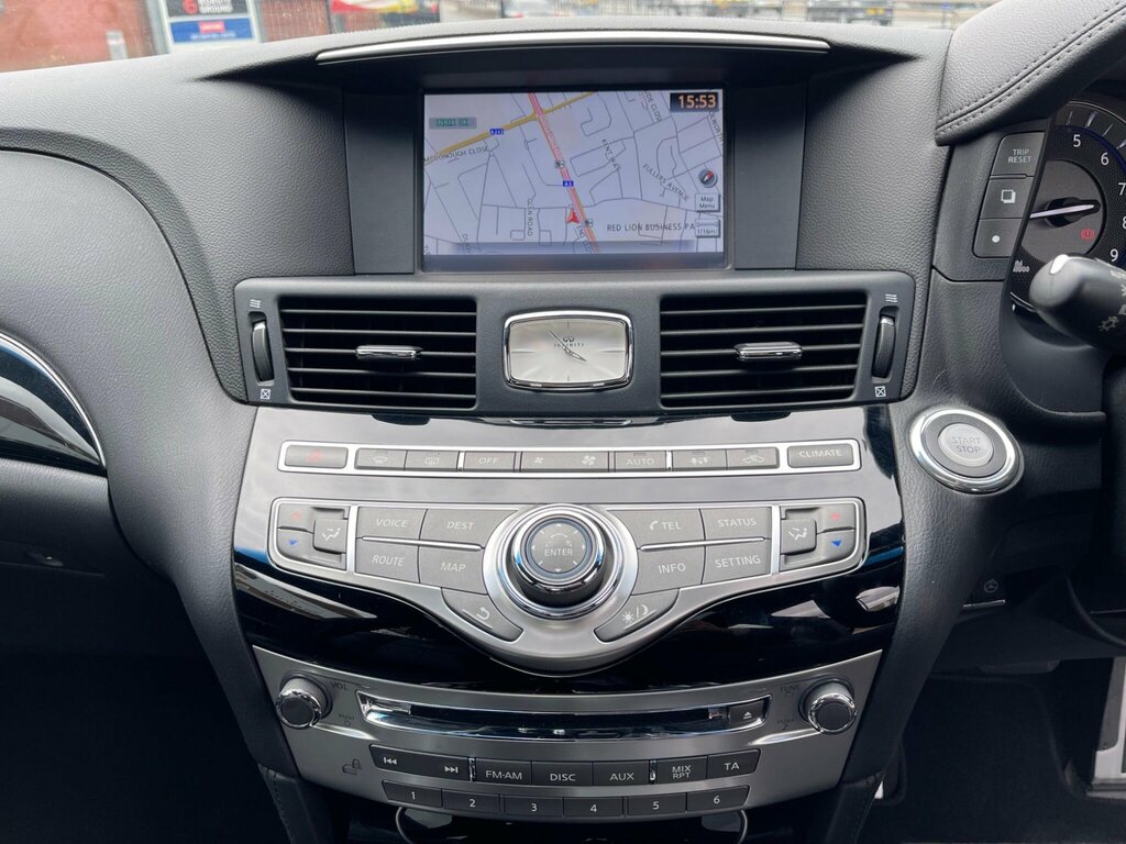 Infiniti Q70 Saloon Grey #38