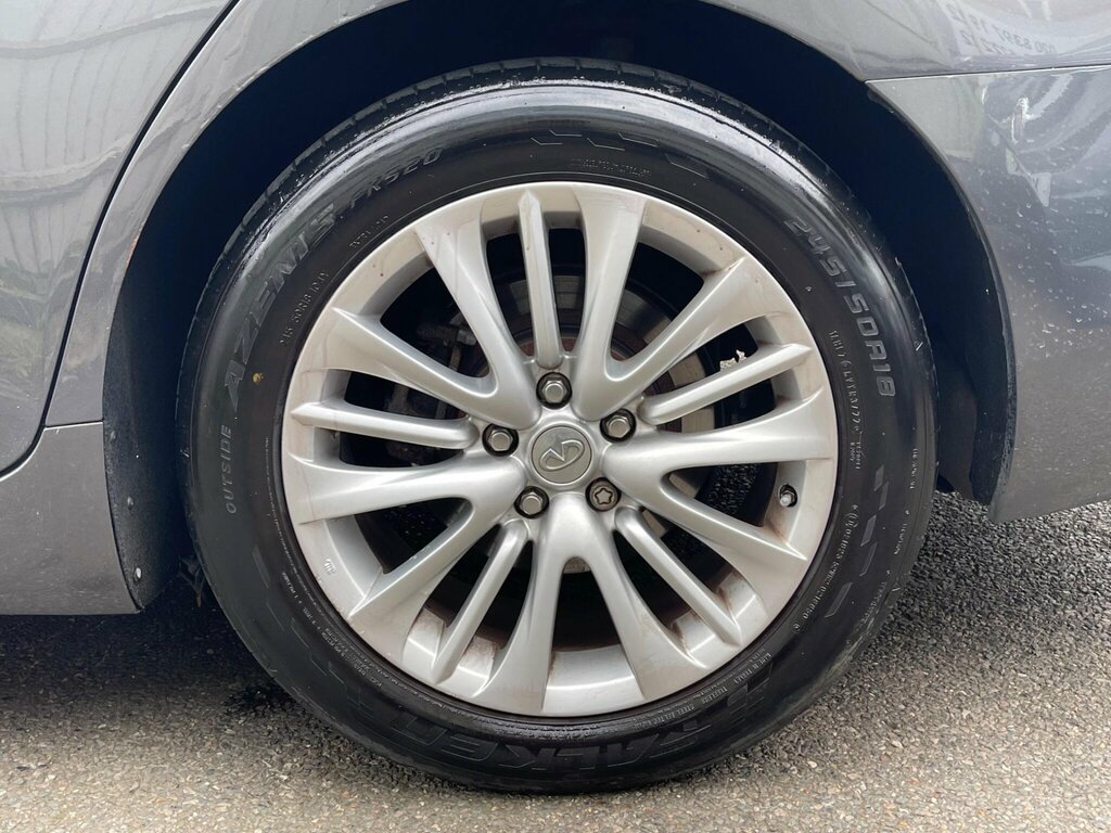 Infiniti Q70 Saloon Grey #48