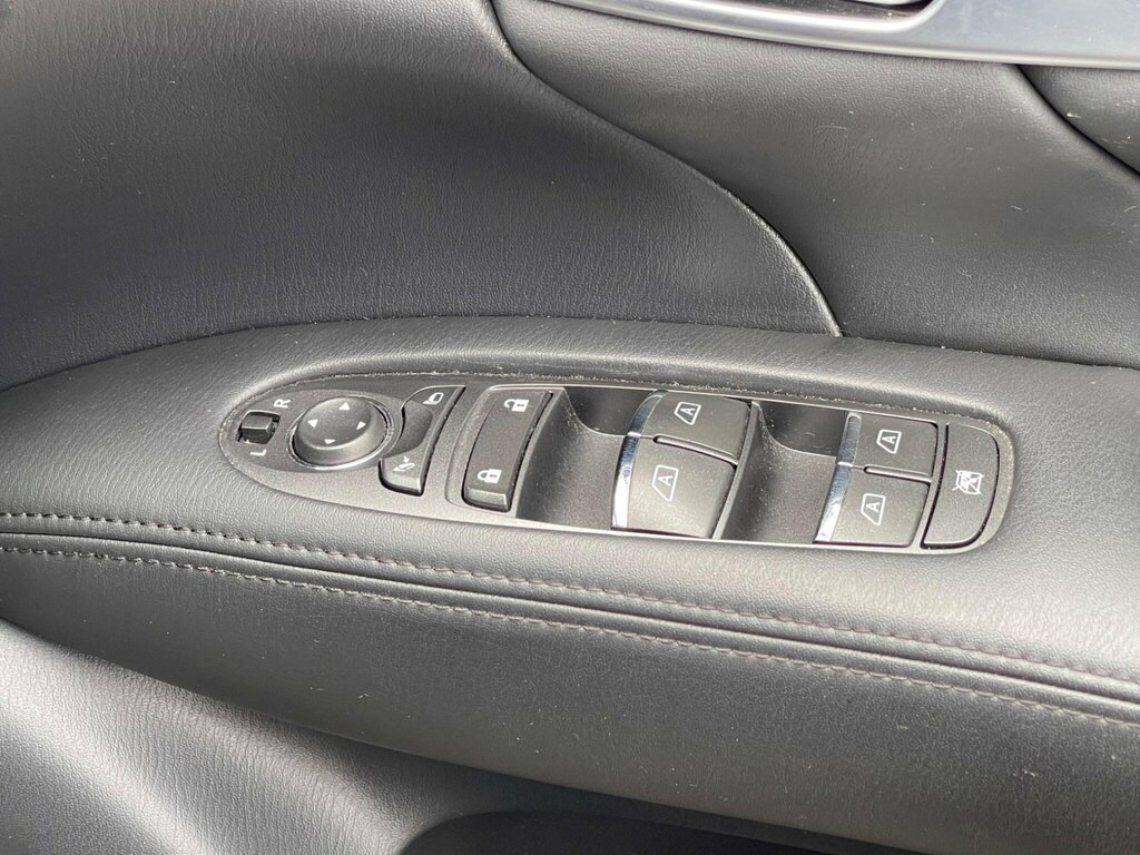 Infiniti Q70 Saloon Grey #30