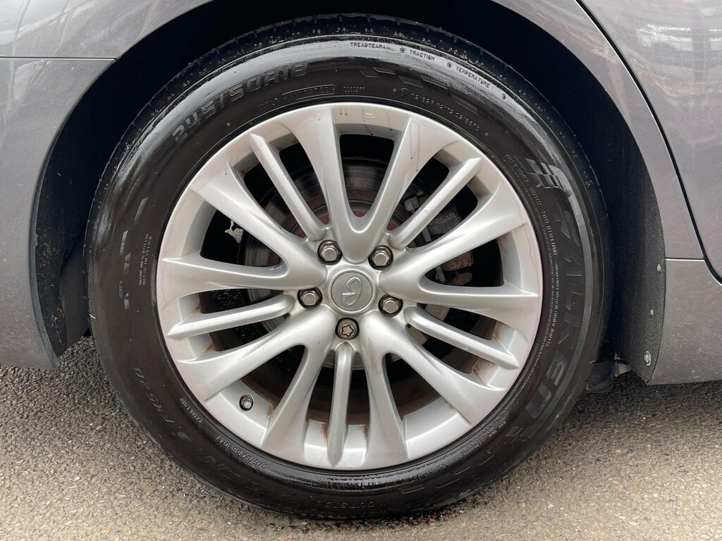 Infiniti Q70 Saloon Grey #49