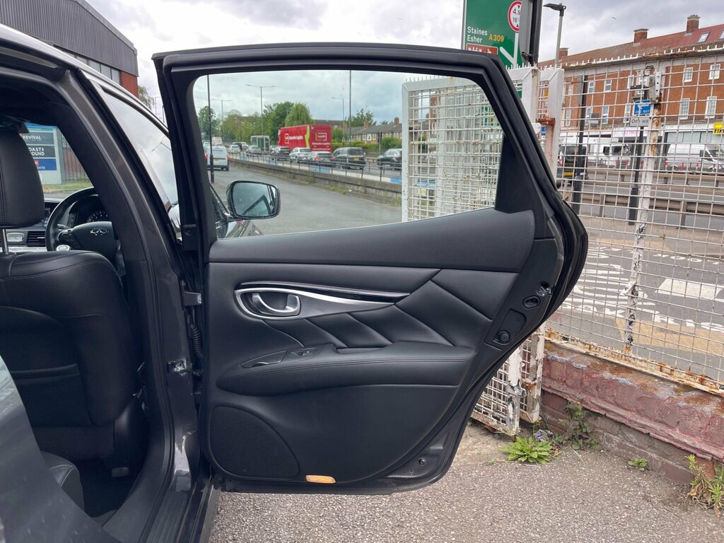 Infiniti Q70 Saloon Grey #18