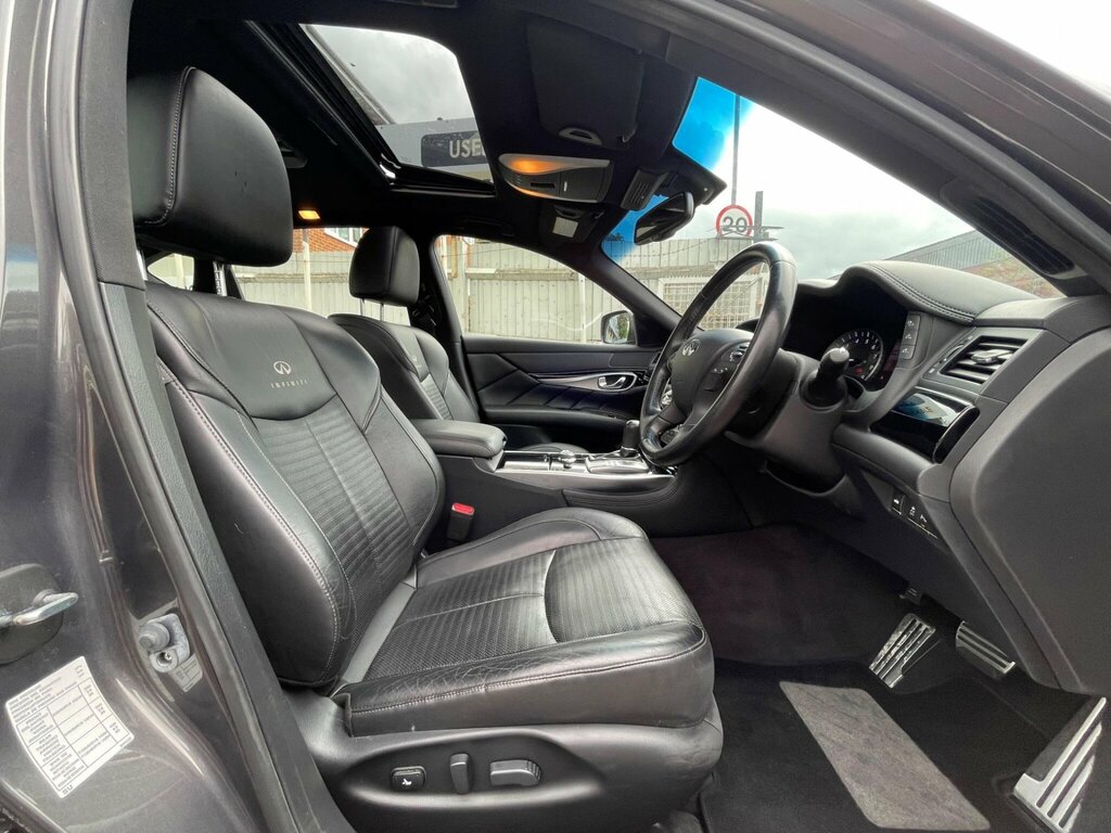 Infiniti Q70 Saloon Grey #28