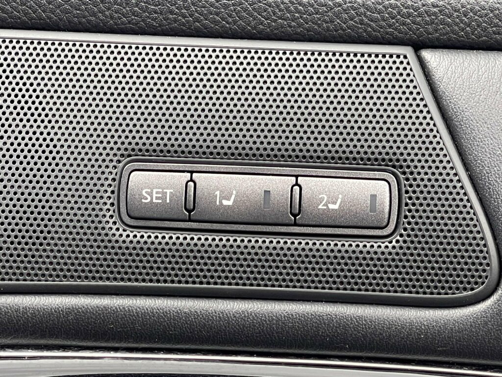 Infiniti Q70 Saloon Grey #29