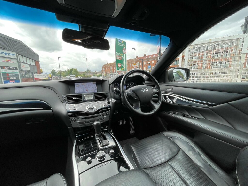 Infiniti Q70 Saloon Grey #23