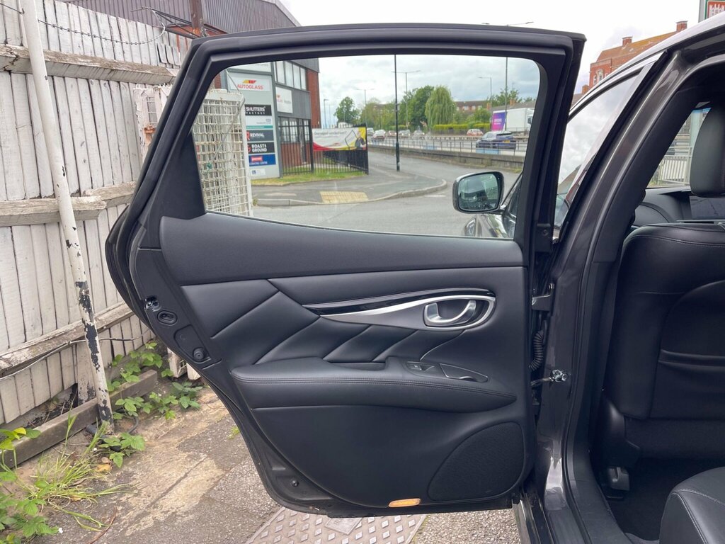 Infiniti Q70 Saloon Grey #20