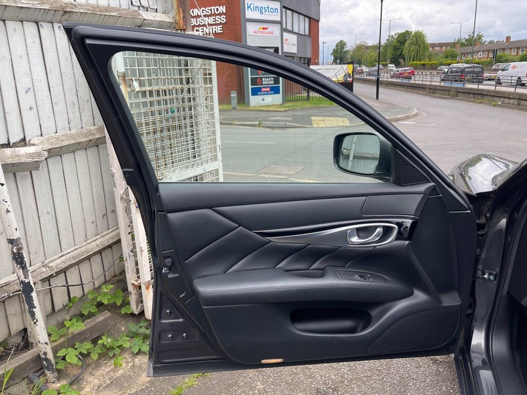 Infiniti Q70 Saloon Grey #46