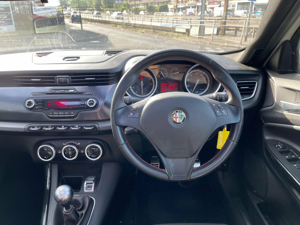 Alfa Romeo Giulietta Cloverleaf White #25