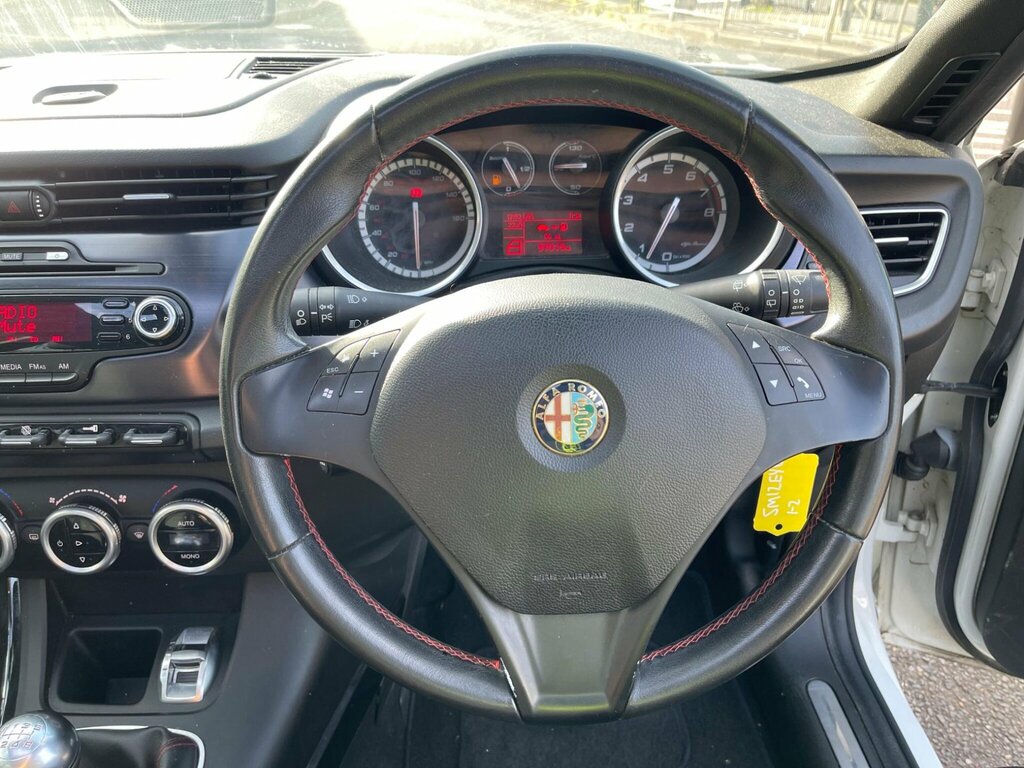 Alfa Romeo Giulietta Cloverleaf White #29