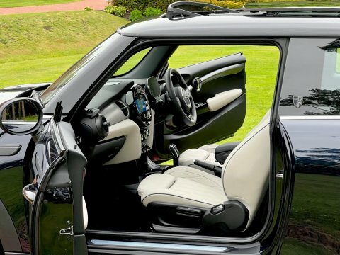 Mini Hatch Cooper Exclusive GJ24MVC Black #6