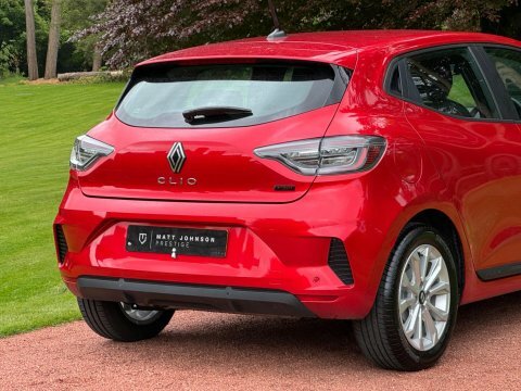 Renault Clio Evolution E-tech HMZ9520 Red #3